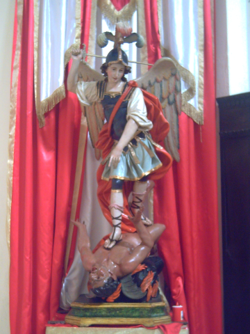 Statua San Michele